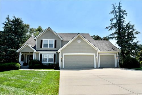925 Redwood Cir, Liberty, MO, 64068 | Card Image