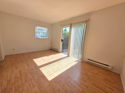 1-9495 Hazel St, Chilliwack, BC, V2P5M9 | Card Image