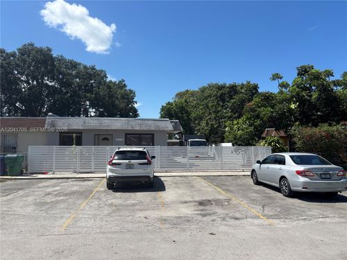 21122 Nw 39th Ave, Miami Gardens, FL, 33055-1136 | Card Image