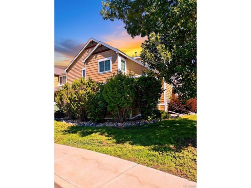 b10-805 Summer Hawk Dr, Longmont, CO, 80504-8809 | Card Image
