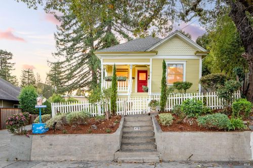  Florence Avenue, Sebastopol, CA, 95472 | Card Image