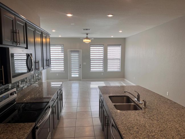 2305 Byron St, Townhouse with 3 bedrooms, 3 bathrooms and null parking in Palm Springs FL | Image 7