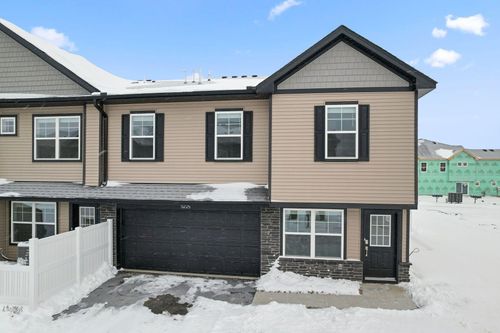 5225 Long Pointe Pass, Woodbury, MN, 55129-6304 | Card Image