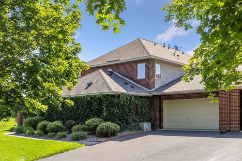 1900 Hunter Hill Rd, HUDSON, WI, 54016-5832 | Card Image