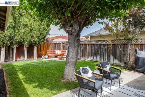 924 Lambaren Ave, Livermore, CA, 94551-8133 | Card Image