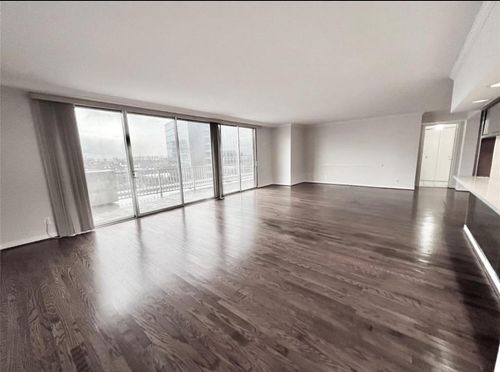 apt-620-2016 Main St, Houston, TX, 77002-8843 | Card Image