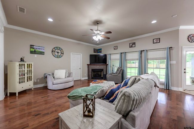 21327 Altuda Ln, House other with 3 bedrooms, 2 bathrooms and null parking in Flint TX | Image 21
