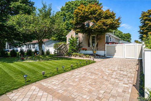 7 Wellwood Dr, Shirley, NY, 11967-3720 | Card Image