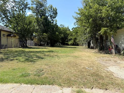3703 Carl St, Dallas, TX, 75210-1833 | Card Image