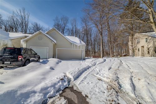 4225 Anguilla Dr, Liverpool, NY, 13090-1066 | Card Image