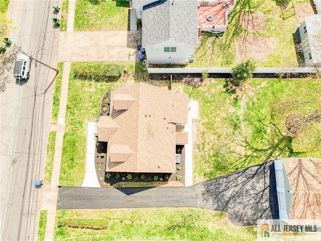 32 Campbell Ave, House other with 5 bedrooms, 3 bathrooms and null parking in Edison NJ | Image 32