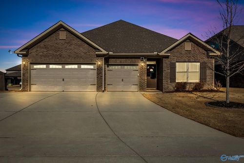 223 Iron Cir, Meridianville, AL, 35759-4500 | Card Image