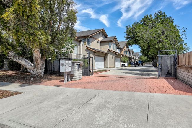 APT-10 - 20851 Community St, Townhouse with 3 bedrooms, 3 bathrooms and 2 parking in Winnetka CA | Image 23