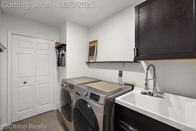 Laundry Room | Image 27