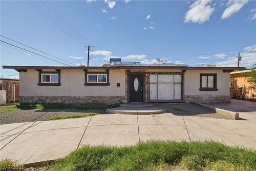 2705 Berg St, North Las Vegas, NV, 89030-5412 | Card Image