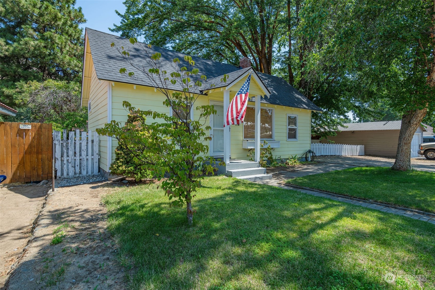 Douglas St, Cashmere, WA 98815