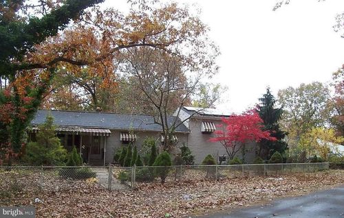 107 Delwyn Ln, WILLIAMSTOWN, NJ, 08094-2424 | Card Image