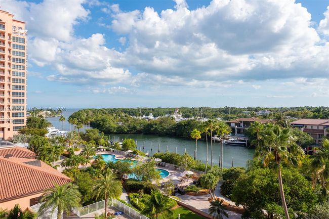 6C - 60 Edgewater Dr, Condo with 3 bedrooms, 4 bathrooms and null parking in Coral Gables FL | Image 22