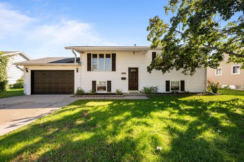 1448 17th Ave, Camanche, IA, 52730-1016 | Card Image