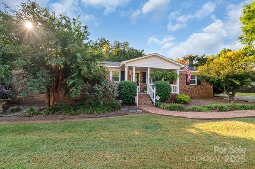 6401 Cumberland Dr, Harrisburg, NC, 28075-9522 | Card Image