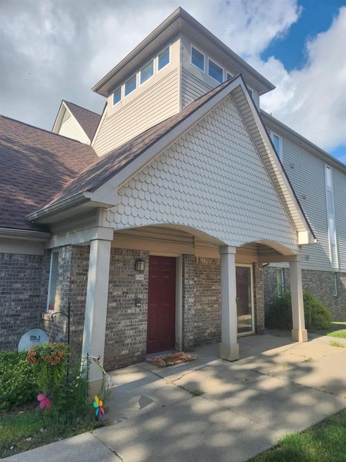 1390 Constance Dr, Pontiac, MI, 48340-1377 | Card Image