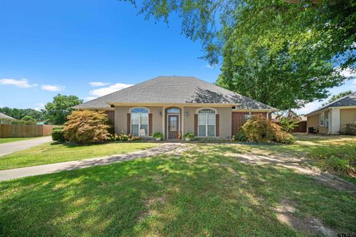 2 Pettit Cir, White Oak, TX, 75693-3908 | Card Image