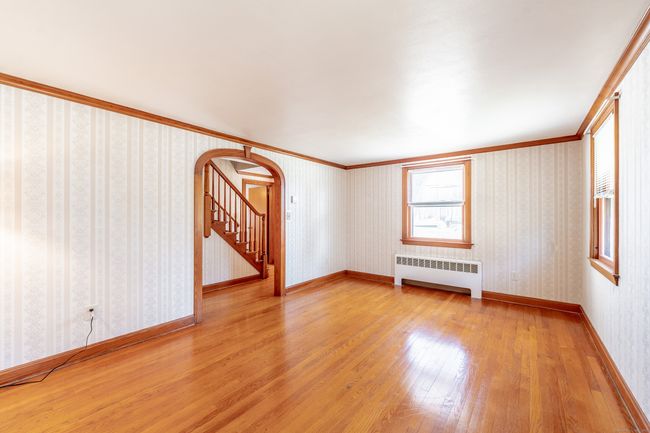 46 Suffield St, House other with 3 bedrooms, 2 bathrooms and 4 parking in Windsor Locks CT | Image 9