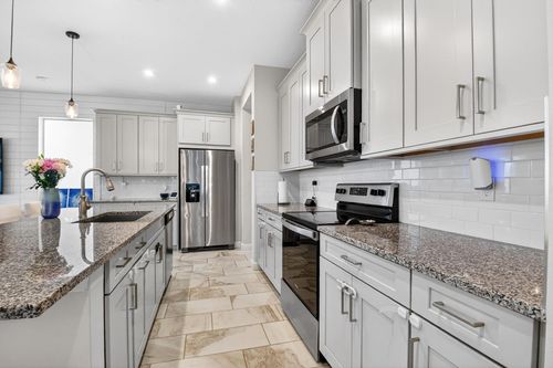 6613 Pointe Of Woods Dr, West Palm Beach, FL, 33413-3801 | Card Image