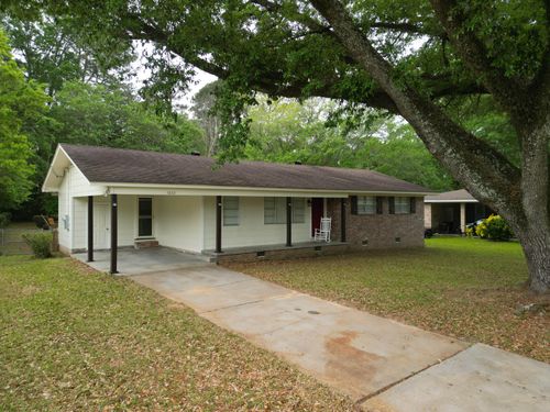 1242 W 18th St, Laurel, MS, 39440-2105 | Card Image