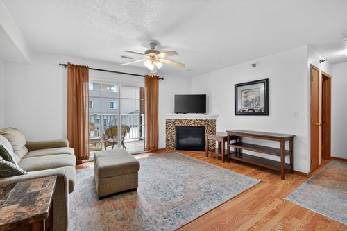 apt-5-4140 100th St, Urbandale, IA, 50322-2093 | Card Image