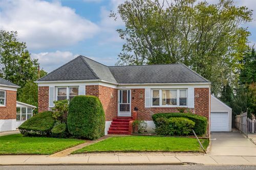 2975 Oceanside Rd, Oceanside, NY, 11572-3109 | Card Image