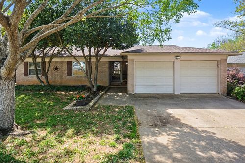 5414 Sandusky Ct, Arlington, TX, 76017-3215 | Card Image
