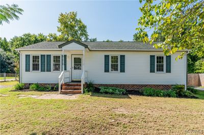 View of front of house with a front yard | Image 3