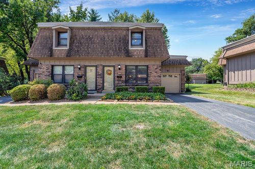 11834 Charlemagne Dr, Maryland Heights, MO, 63043-1506 | Card Image
