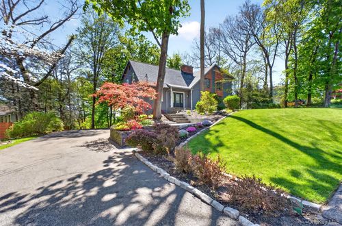 40 Brentwood Dr, Poughkeepsie, NY, 12603-5438 | Card Image