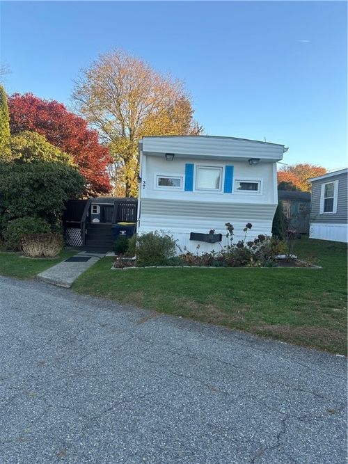 37 North Drive, Portsmouth, RI, 02871 | Card Image