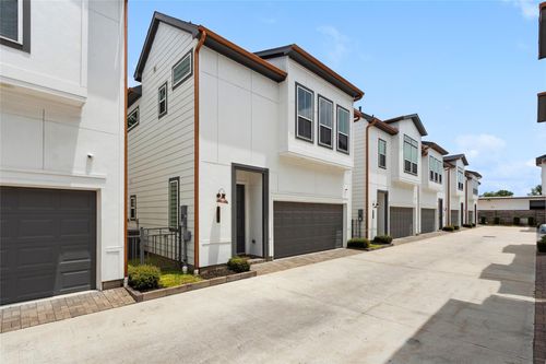 b-9551 Neuens Rd, Houston, TX, 77080-7229 | Card Image