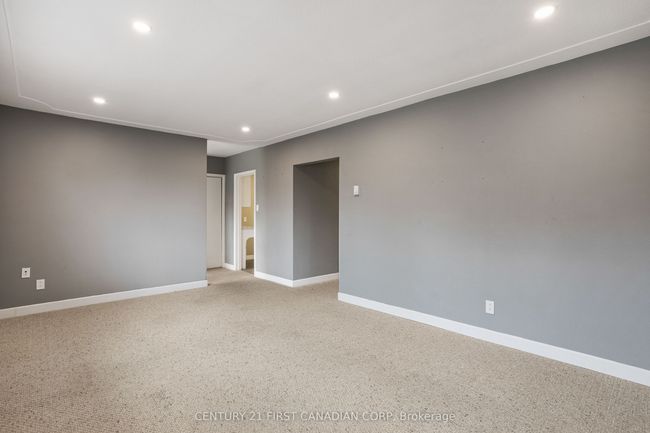 103-105 Main St S, Home with 4 bedrooms, 2 bathrooms and 5 parking in Exeter ON | Image 12