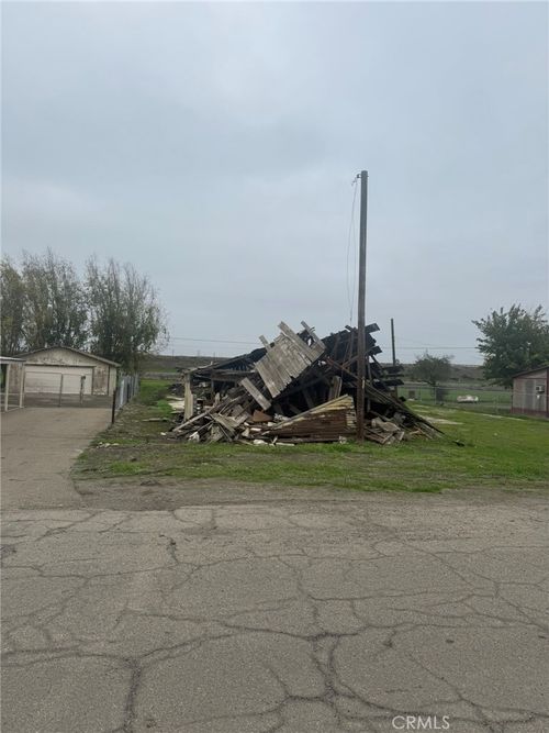 8156 Azusa Ave, Dos Palos, CA, 93620-9756 | Card Image