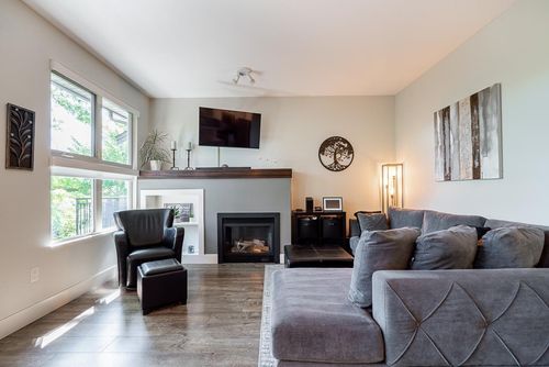 21-20326 68 Ave, Langley, BC, V2Y0E3 | Card Image