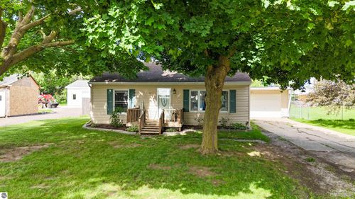 309 N 2nd St, Shepherd, MI, 48883-8056 | Card Image