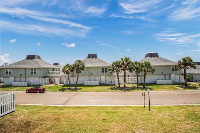 APT-136 - 4901 State Highway 361, Condo with 2 bedrooms, 2 bathrooms and null parking in Port Aransas TX | Image 25