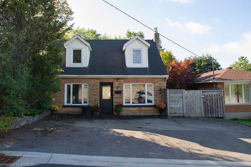 24 Avenue Rd, Cambridge, ON, N1R1B7 | Card Image