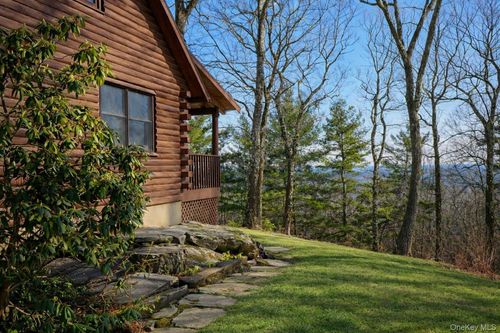 380 Easy St, Catskill, NY, 12414-5941 | Card Image