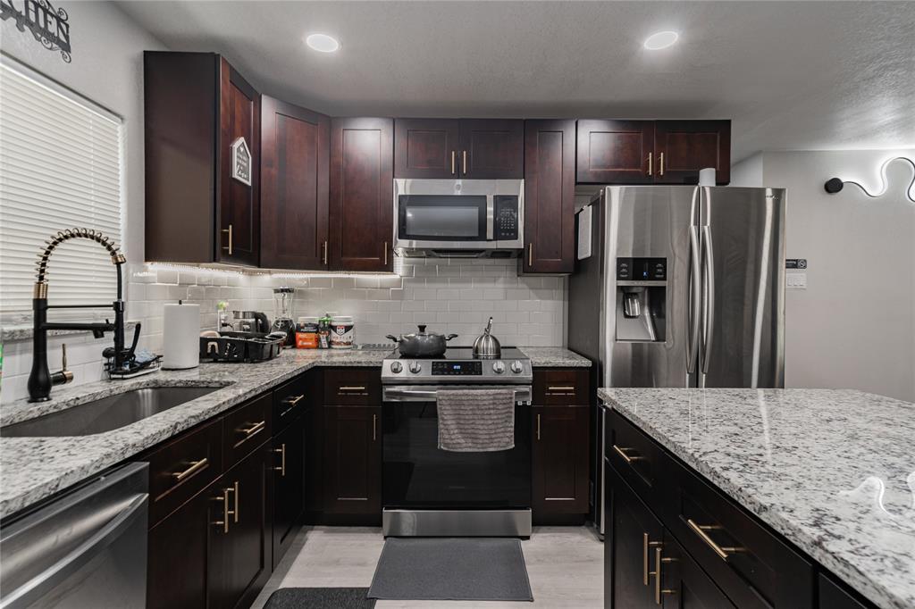 Helena St, Dallas, TX 75217