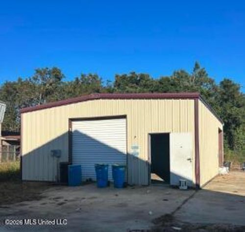3900 Main St, Moss Point, MS, 39563-4111 | Card Image