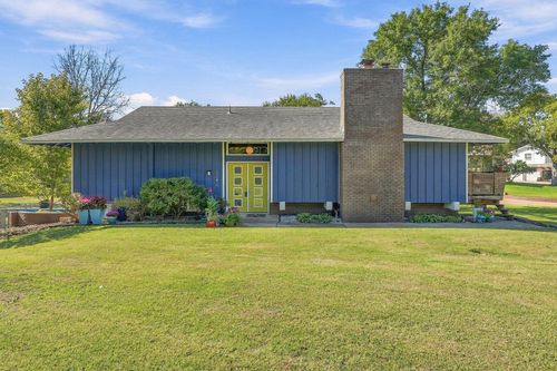 2242 N Redbud Ln, Wichita, KS, 67204-5346 | Card Image