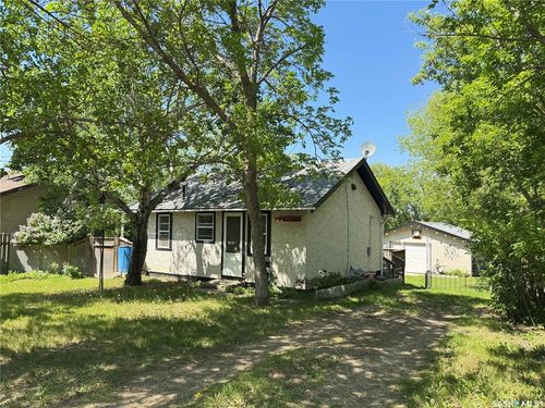 580 Nicoll Ave, Regina Beach, SK, S0G4C0 | Card Image