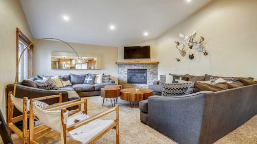 16-17729 Topflite Ln, Sunriver, OR, 97707 | Card Image