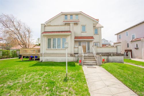 136 E Olive St, Long Beach, NY, 11561-3509 | Card Image